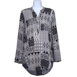 About A Girl Womens Popover Tunic Top Size XS Black Ivory Roll Tab Sleeve Blouse